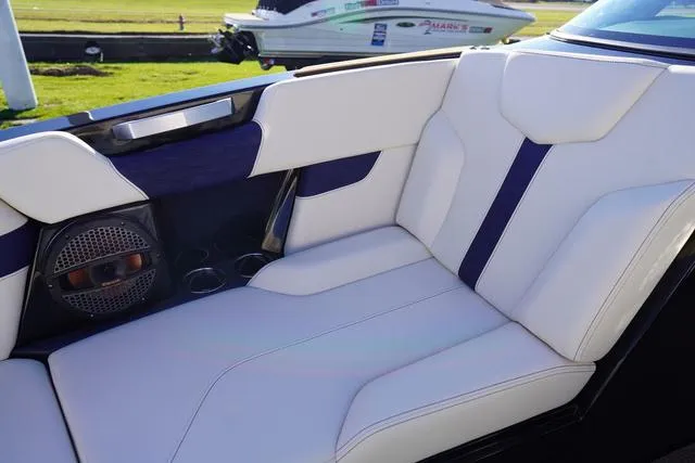 Slide: The Image of MasterCraft XT24 2025 - 39