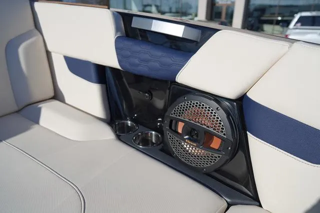 Slide: The Image of MasterCraft XT24 2025 - 41