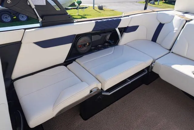 Slide: The Image of MasterCraft XT24 2025 - 62