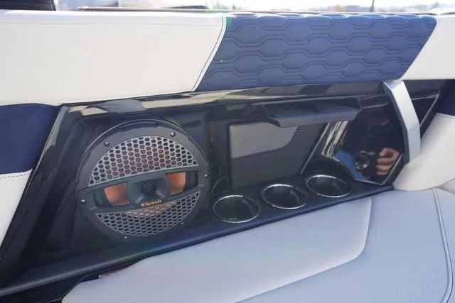 Slide: The Image of MasterCraft XT24 2025 - 63