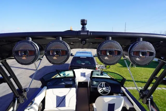 Slide: The Image of MasterCraft XT24 2025 - 68