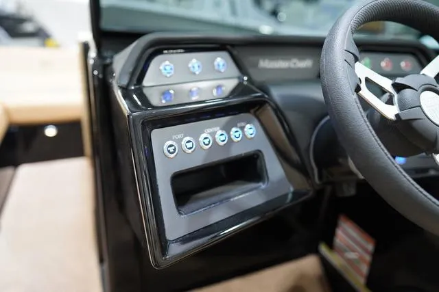 Slide: The Image of MasterCraft NXT22 2025 - 28