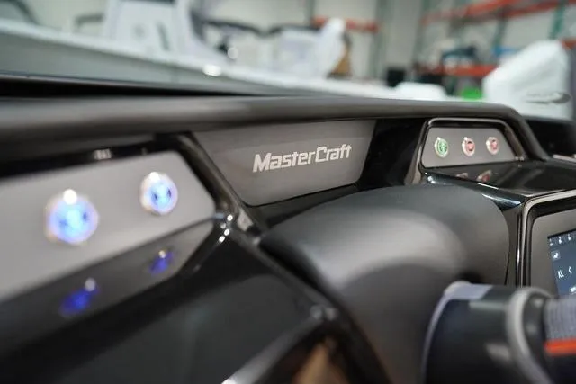 Slide: The Image of MasterCraft NXT22 2025 - 29