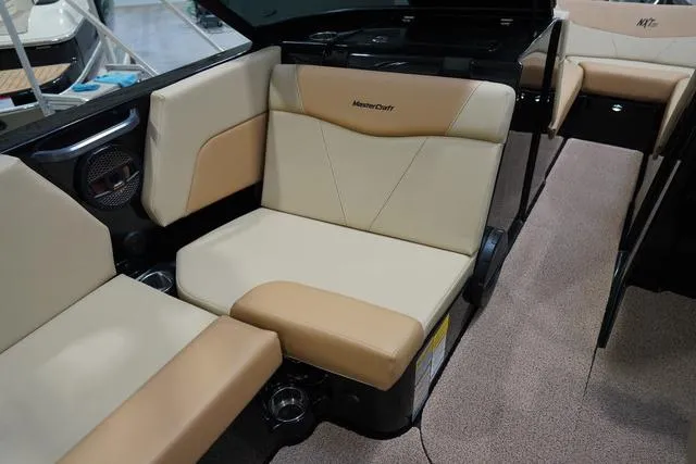 Slide: The Image of MasterCraft NXT22 2025 - 35