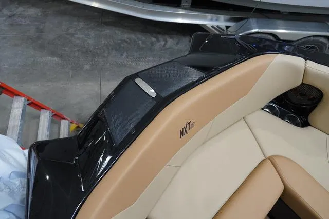 Slide: The Image of MasterCraft NXT22 2025 - 40