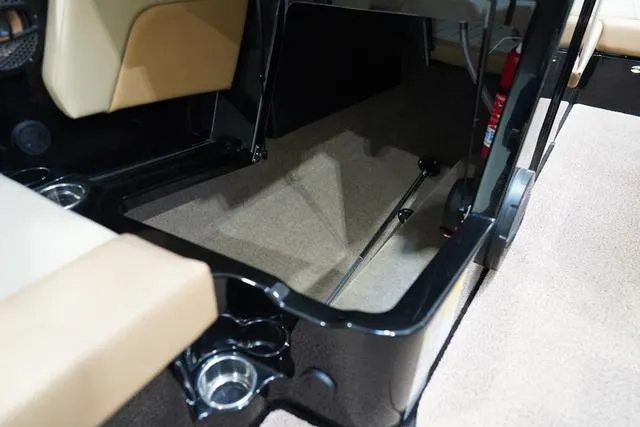 Slide: The Image of MasterCraft NXT22 2025 - 41