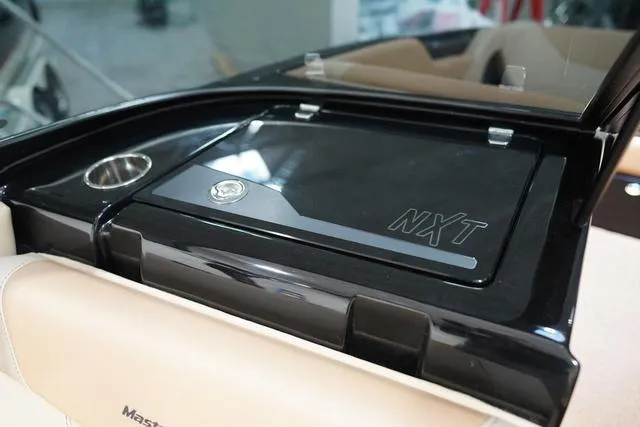 Slide: The Image of MasterCraft NXT22 2025 - 42