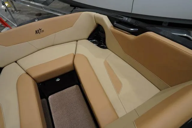 Slide: The Image of MasterCraft NXT22 2025 - 43