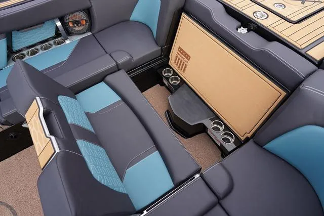 Slide: The Image of MasterCraft X24 2025 - 29