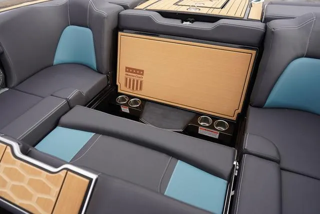 Slide: The Image of MasterCraft X24 2025 - 31