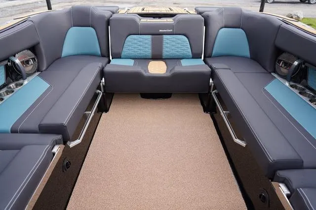 Slide: The Image of MasterCraft X24 2025 - 32