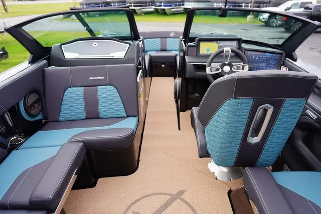 Slide: The Image of MasterCraft X24 2025 - 45