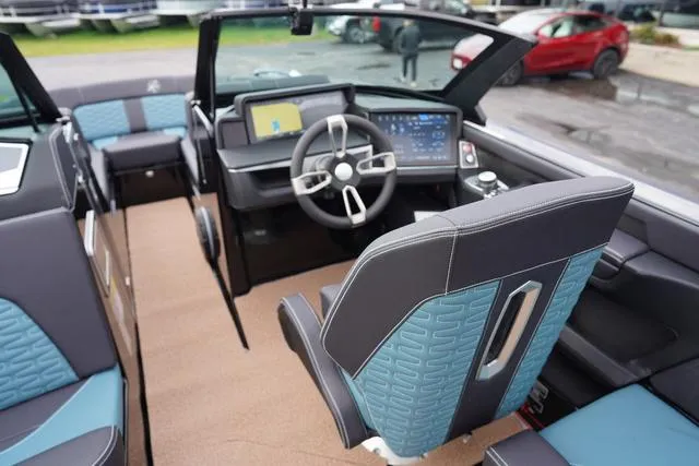 Slide: The Image of MasterCraft X24 2025 - 46