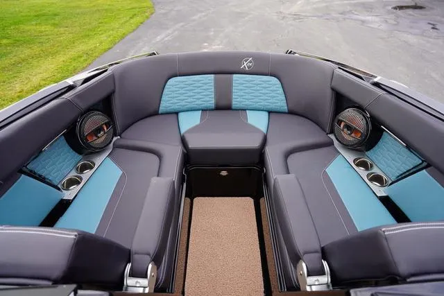 Slide: The Image of MasterCraft X24 2025 - 72