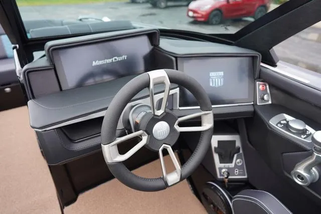 Slide: The Image of MasterCraft X24 2025 - 73