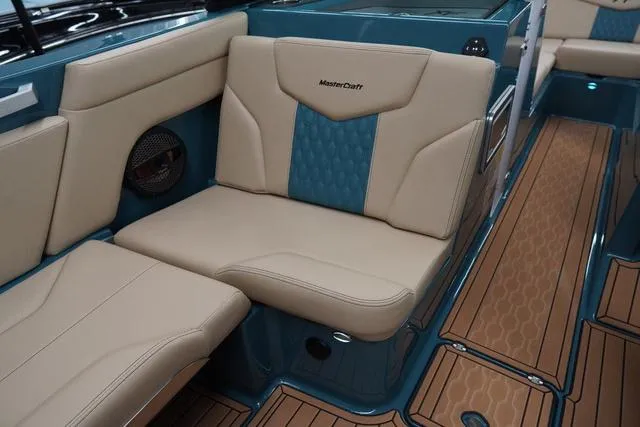 Slide: The Image of MasterCraft XT24 2025 - 28