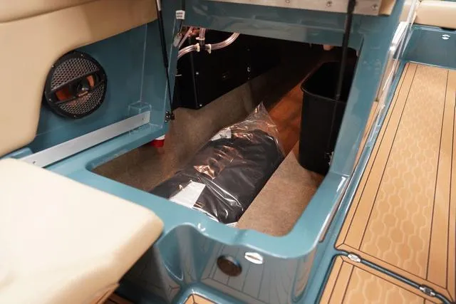 Slide: The Image of MasterCraft XT24 2025 - 29