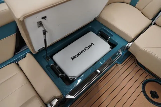 Slide: The Image of MasterCraft XT24 2025 - 33