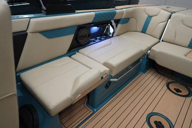 Slide: The Image of MasterCraft XT24 2025 - 35