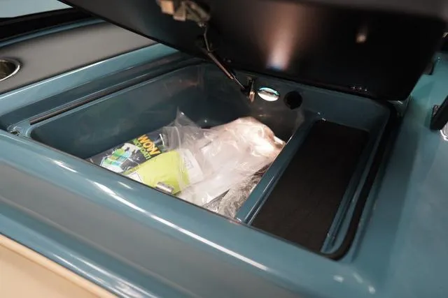 Slide: The Image of MasterCraft XT24 2025 - 39