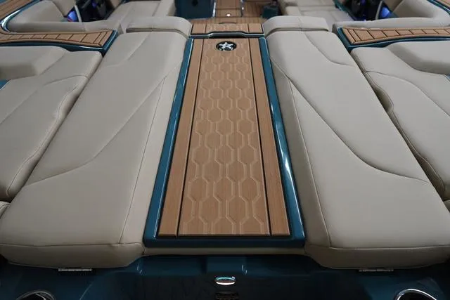 Slide: The Image of MasterCraft XT24 2025 - 57