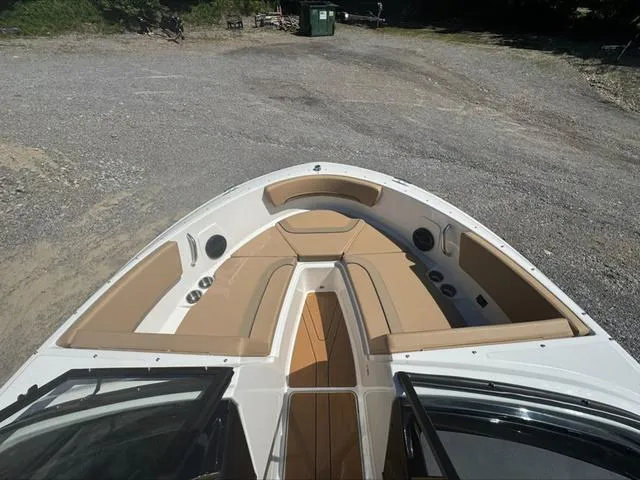 Slide: The Image of Bayliner V20i 2025 - 11