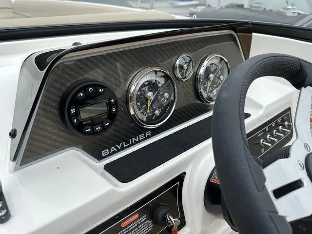 Slide: The Image of Bayliner D20I 2025 - 17