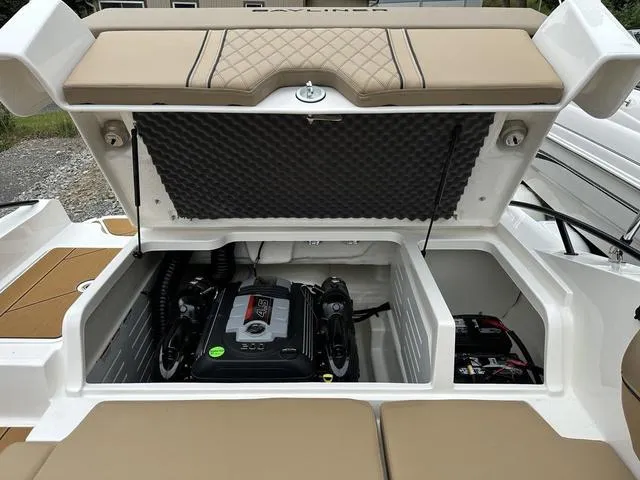 Slide: The Image of Bayliner D20I 2025 - 24