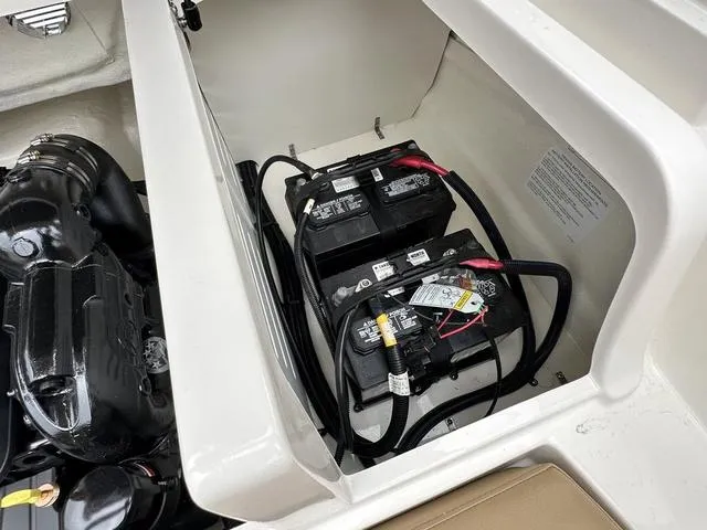 Slide: The Image of Bayliner D20I 2025 - 26