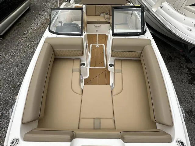 Slide: The Image of Bayliner D20I 2025 - 28