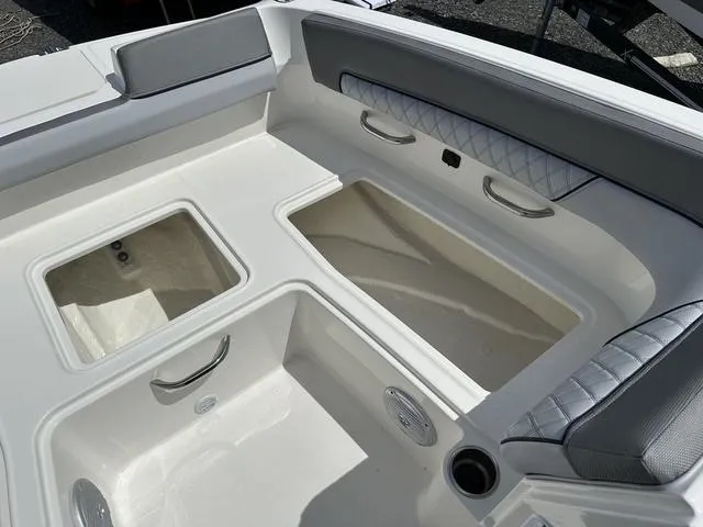 Slide: The Image of Bayliner D22I 2025 - 13