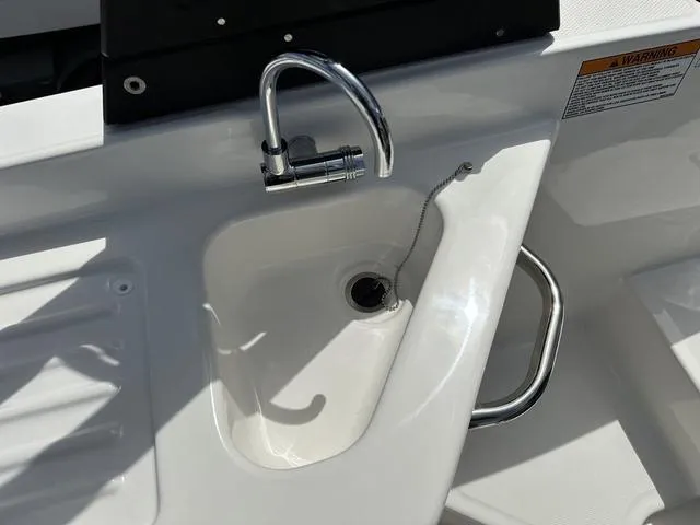 Slide: The Image of Bayliner D22I 2025 - 25