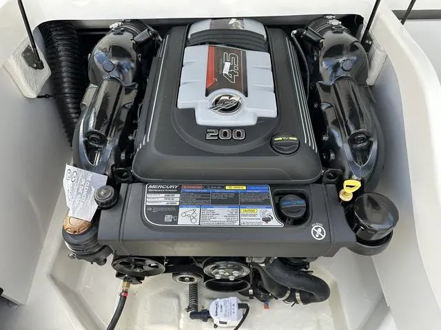 Slide: The Image of Bayliner D22I 2025 - 28