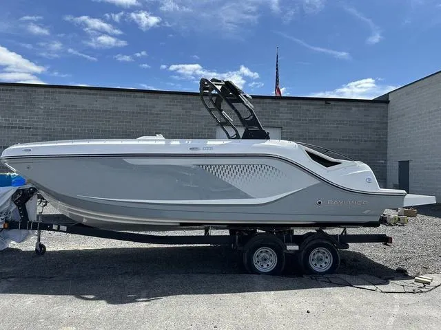 Slide: The Image of Bayliner D22I 2025 - 3