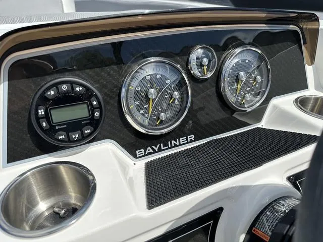 Slide: The Image of Bayliner D22I 2025 - 40