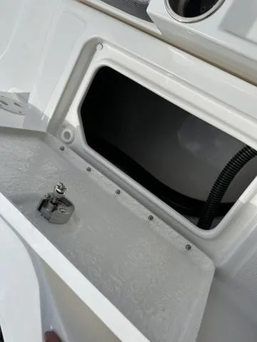 Slide: The Image of Bayliner D22I 2025 - 44