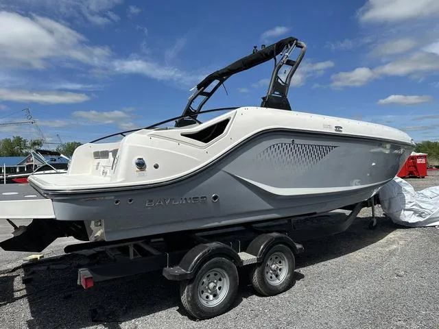 Slide: The Image of Bayliner D22I 2025 - 6
