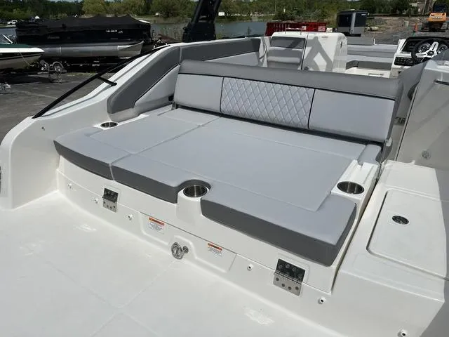 Slide: The Image of Bayliner D22I 2025 - 7