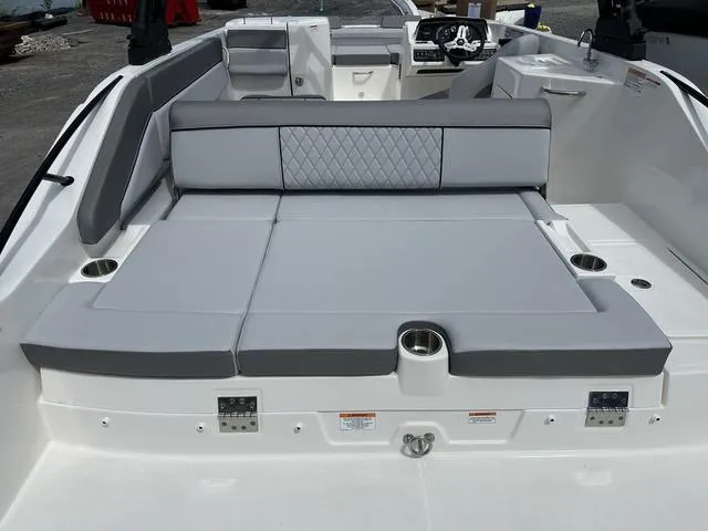 Slide: The Image of Bayliner D22I 2025 - 8