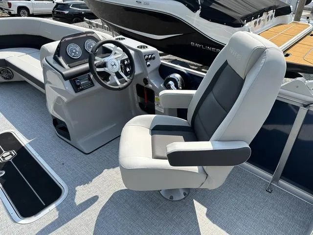 Slide: The Image of Harris Cruiser 230 CWDH 2pc 2025 - 12