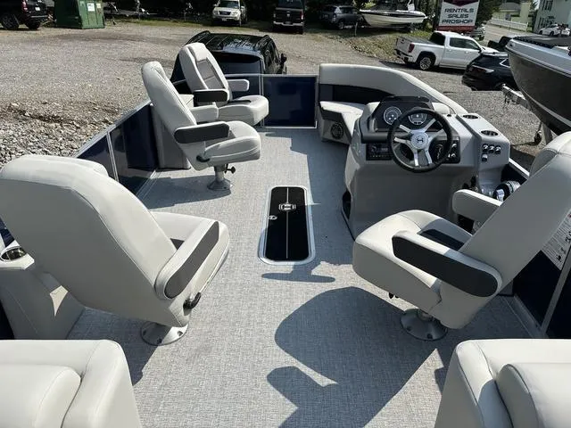 Slide: The Image of Harris Cruiser 230 CWDH 2pc 2025 - 13