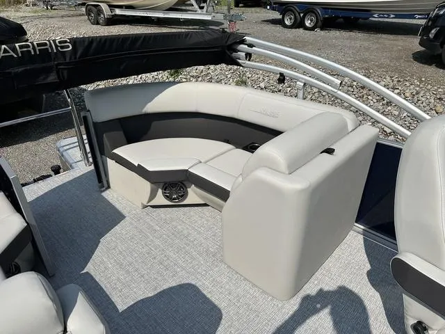 Slide: The Image of Harris Cruiser 230 CWDH 2pc 2025 - 15