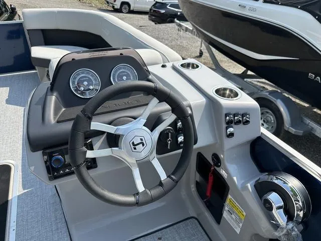 Slide: The Image of Harris Cruiser 230 CWDH 2pc 2025 - 18