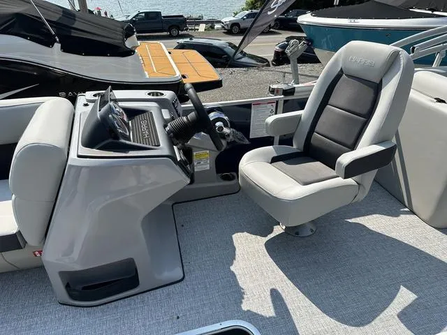 Slide: The Image of Harris Cruiser 230 CWDH 2pc 2025 - 22