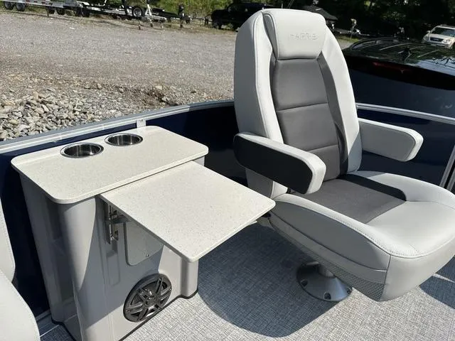 Slide: The Image of Harris Cruiser 230 CWDH 2pc 2025 - 9