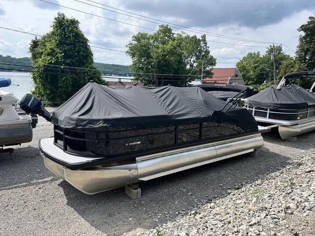 Slide: The Image of Harris Cruiser 210 SLDH 2025 - 1