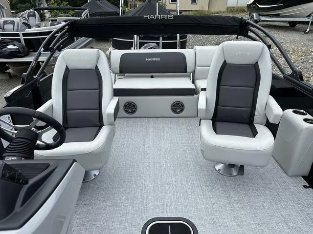 Slide: The Image of Harris Cruiser 210 SLDH 2025 - 16