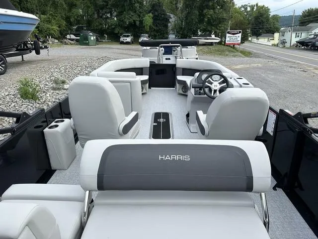 Slide: The Image of Harris Cruiser 210 SLDH 2025 - 17