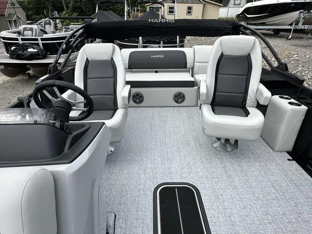 Slide: The Image of Harris Cruiser 210 SLDH 2025 - 31