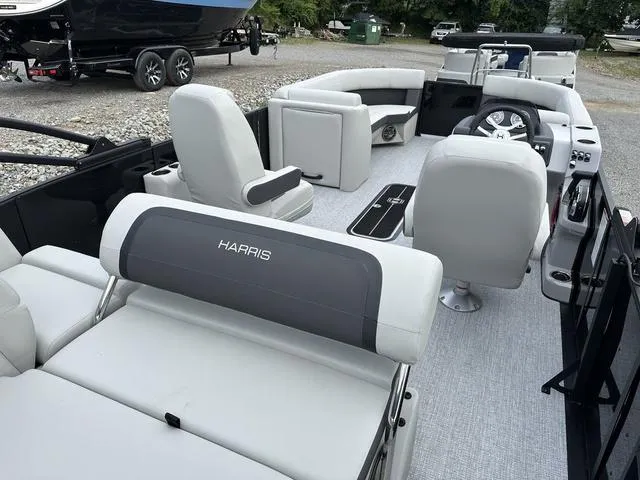 Slide: The Image of Harris Cruiser 210 SLDH 2025 - 34